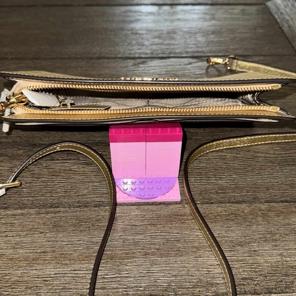 Michael Kors Jet Set Travel Large Saffiano Leather Crossbody Clutch Pale Gold - Picture 11 of 15
